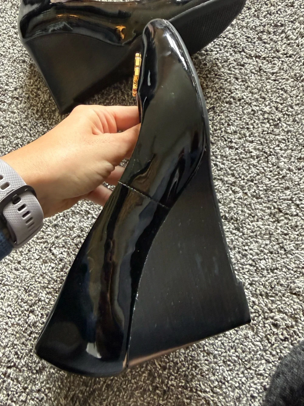 Tory Burch Jade Patent Leather Peep Toe Wedges size 9.5 black